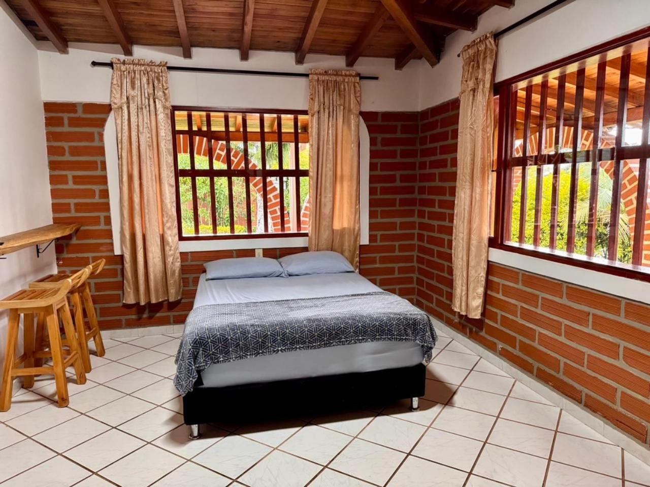 Hotel Campestre Alto Lindo En Guatapé Εξωτερικό φωτογραφία