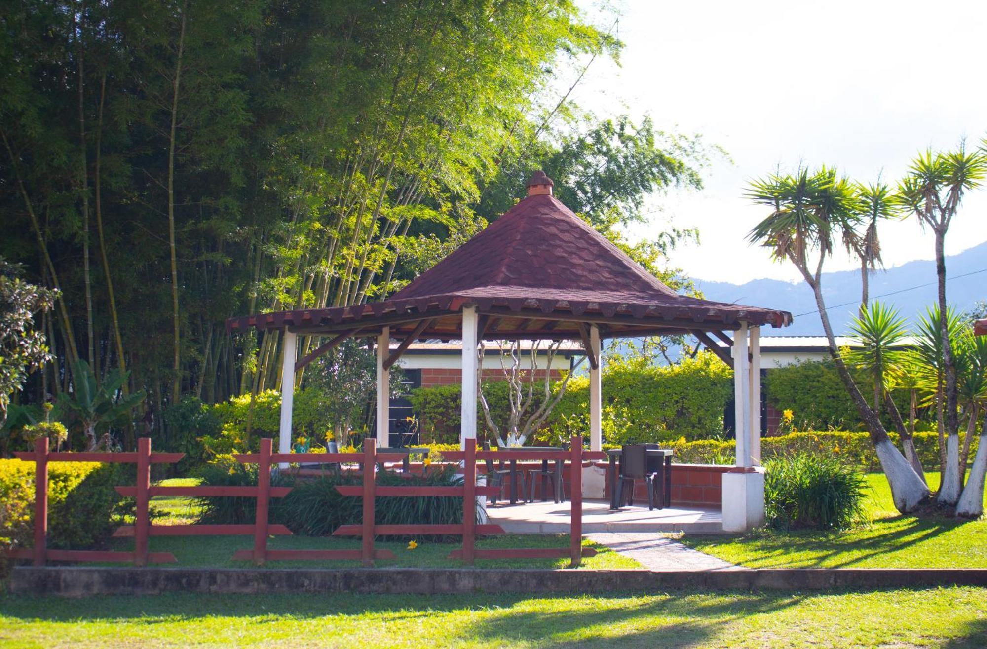 Hotel Campestre Alto Lindo En Guatapé Εξωτερικό φωτογραφία